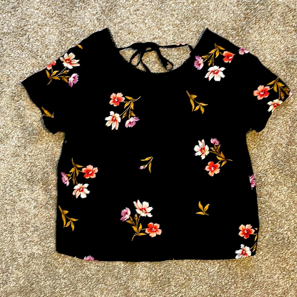 NWT Abercrombie cropped blouse